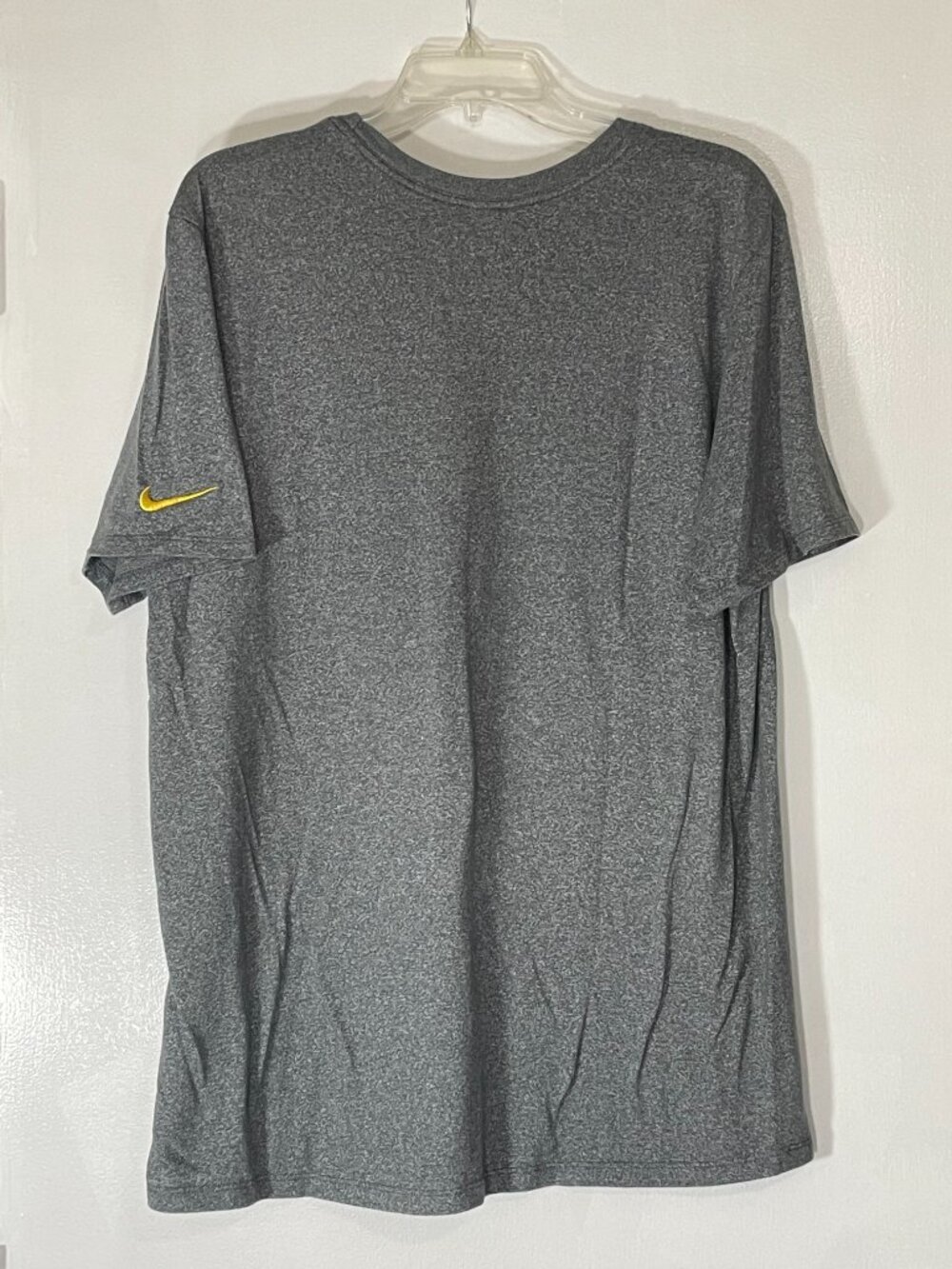 University of Michigan Nike Gray Tee XL Athletic Cut Blue Gold Logo Excellent - Picture 2 of 12